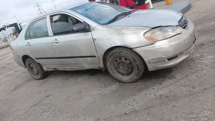 A picture of Toyota Corolla 04