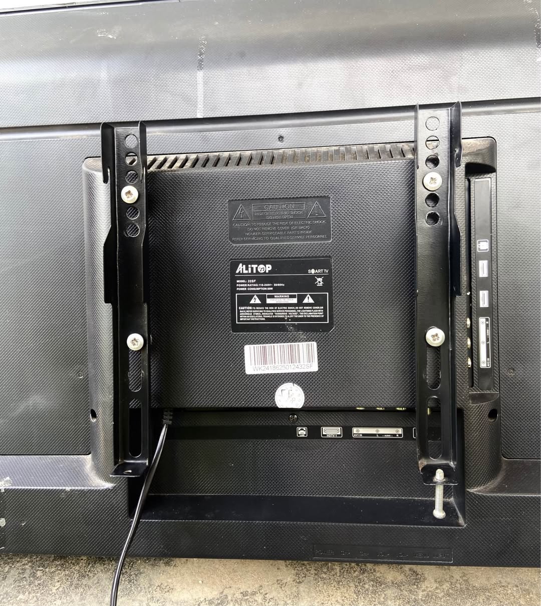 A picture of AliTop inch 32