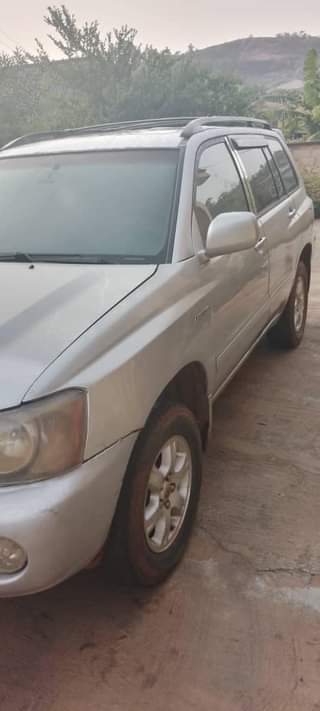 A picture of TOYOTA HIGHLANDER