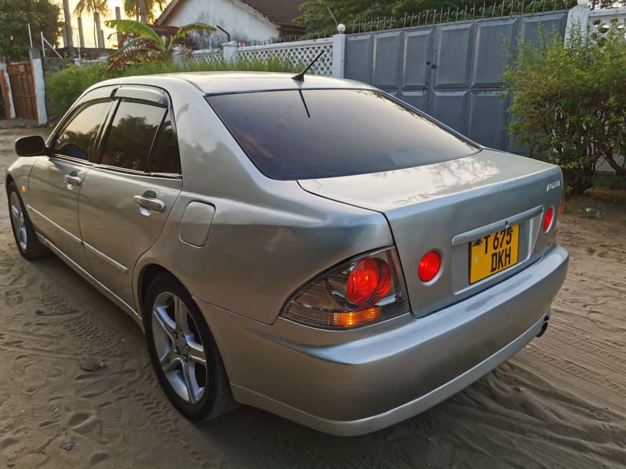 used toyota altezza