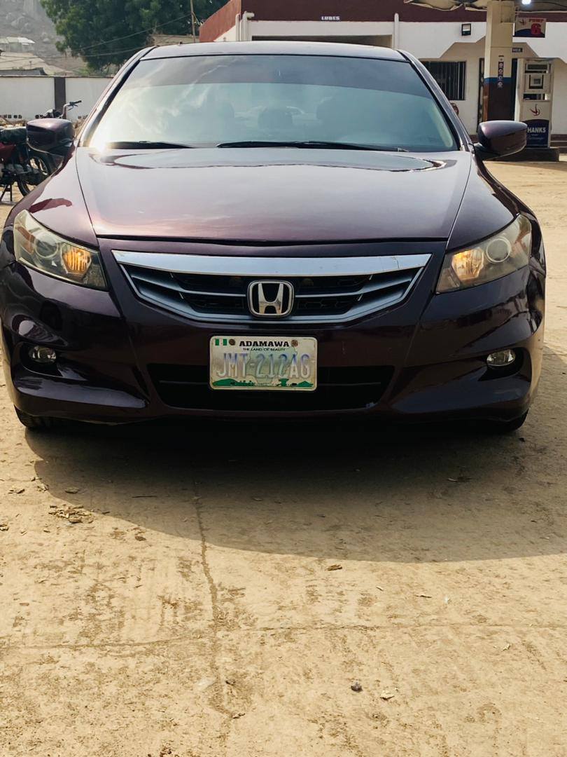 A picture of Honda cupe