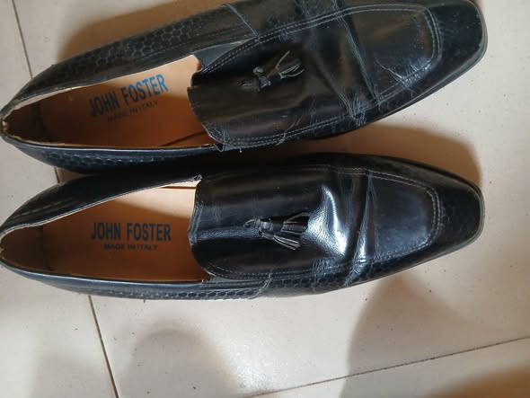 A picture of Men leather shoe
