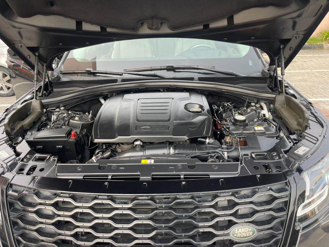 A picture of Range Rover velar p250