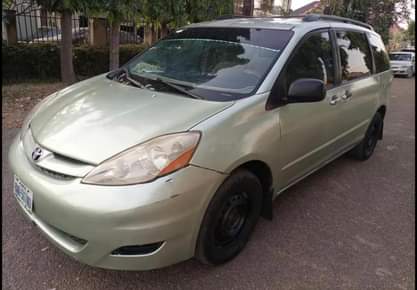 A picture of 2007 model Sienna Everything is working perfectly Location Abuja Price