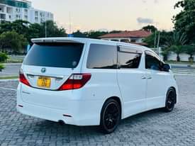 A picture of Toyota Velfire