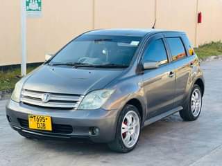 A picture of TOYOTA IST