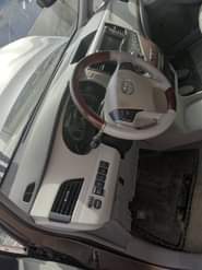 A picture of Toyota sienna 013 keyless Neatly used Price 8 9m Location