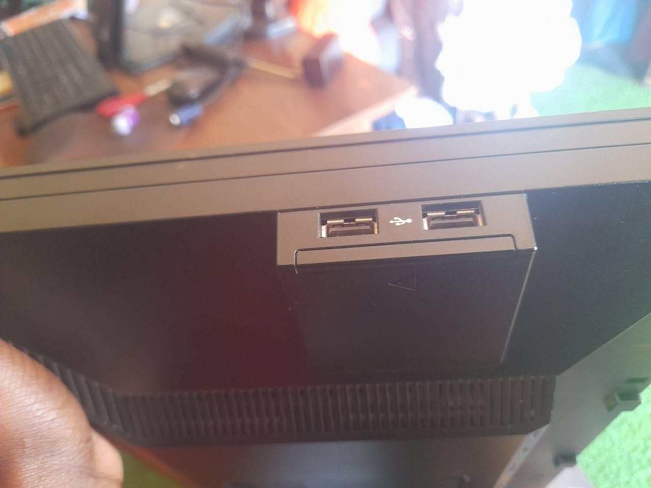A picture of 19inch dell monitor