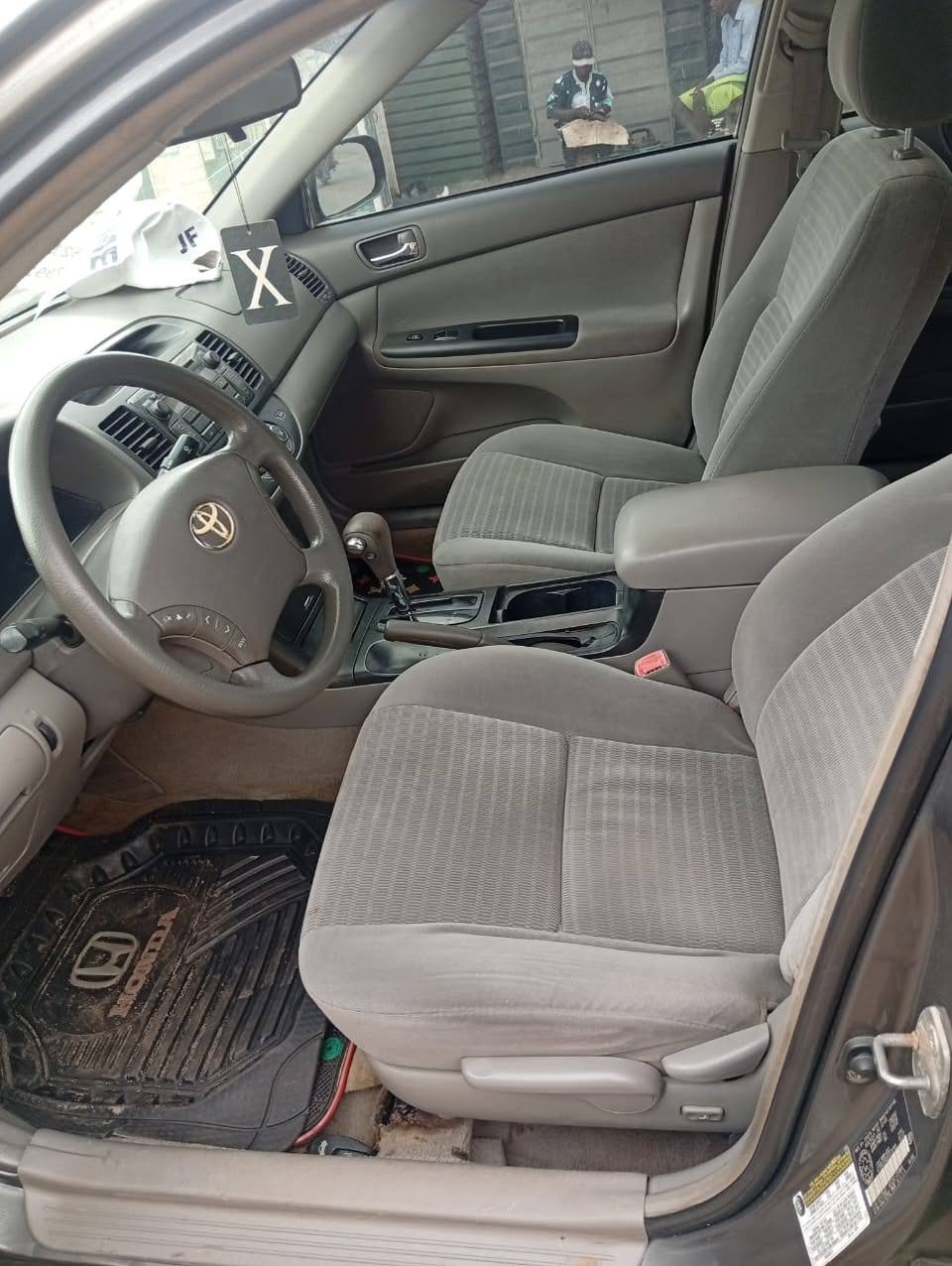 A picture of Super clean use Toyota Camry LE 05 model on belt