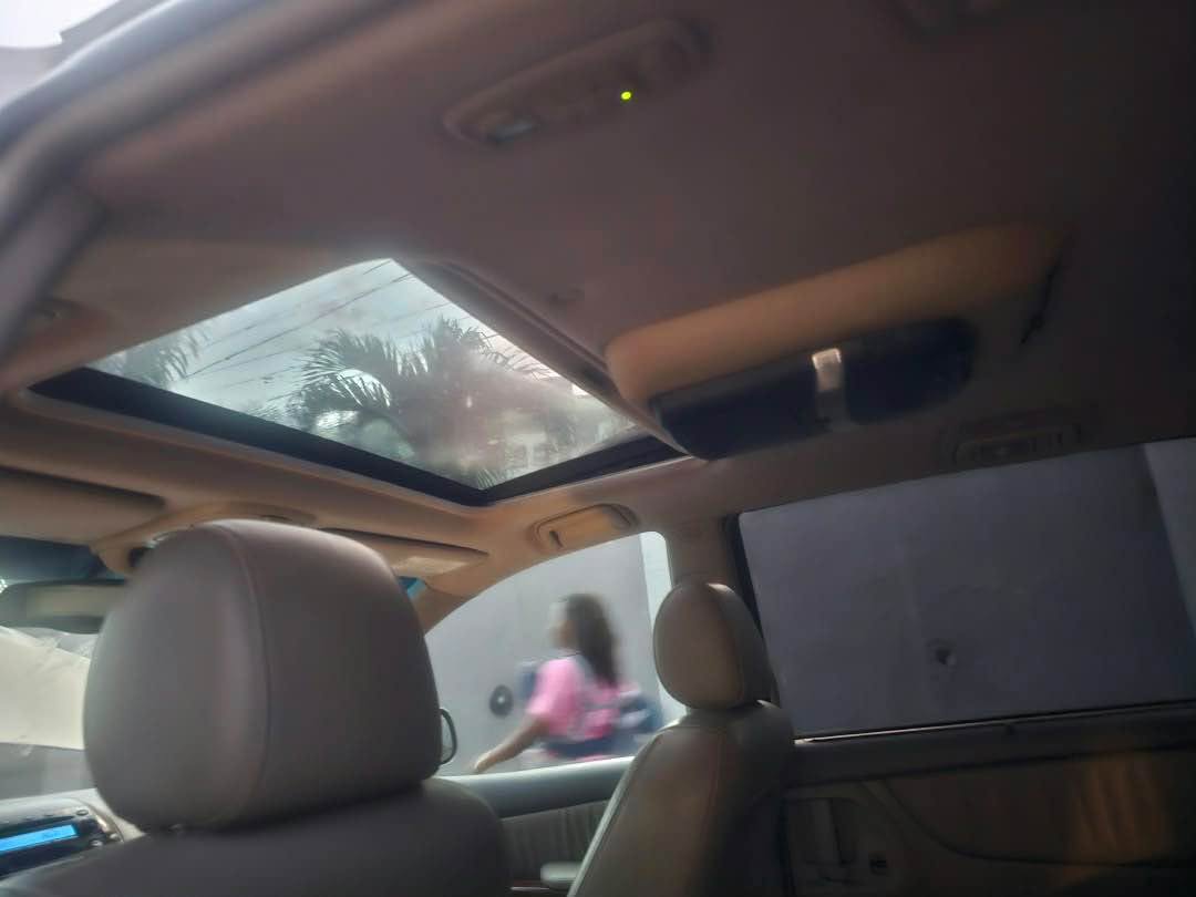 A picture of Toyota sienna XLE 2006 Model