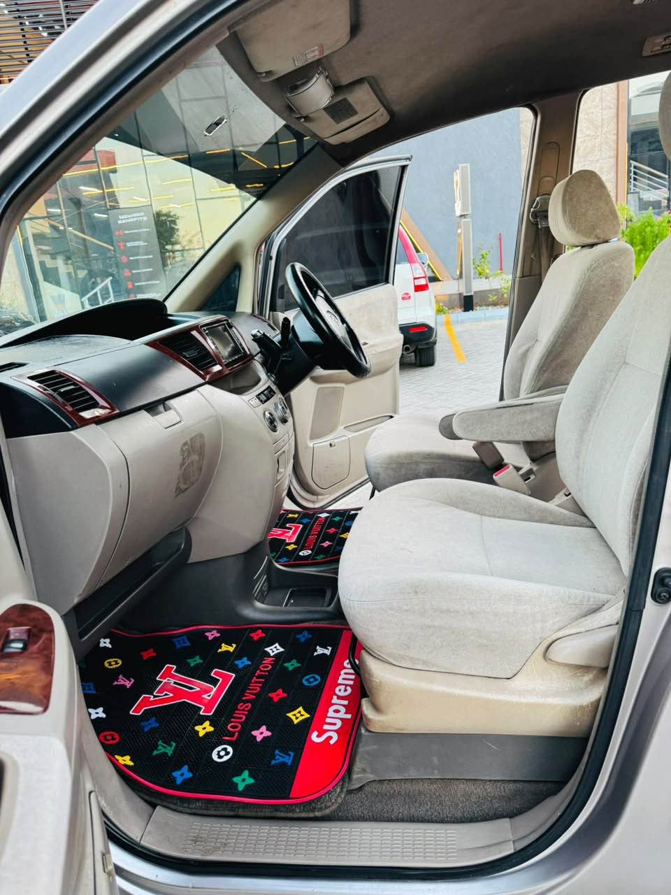 A picture of TOYOTA NOAH NEW SHAPE