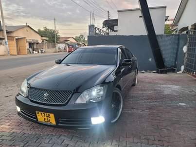 A picture of Toyota Crown Athlete