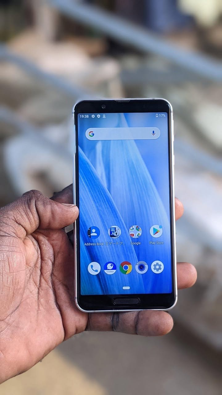 A picture of AQUOS SHV48