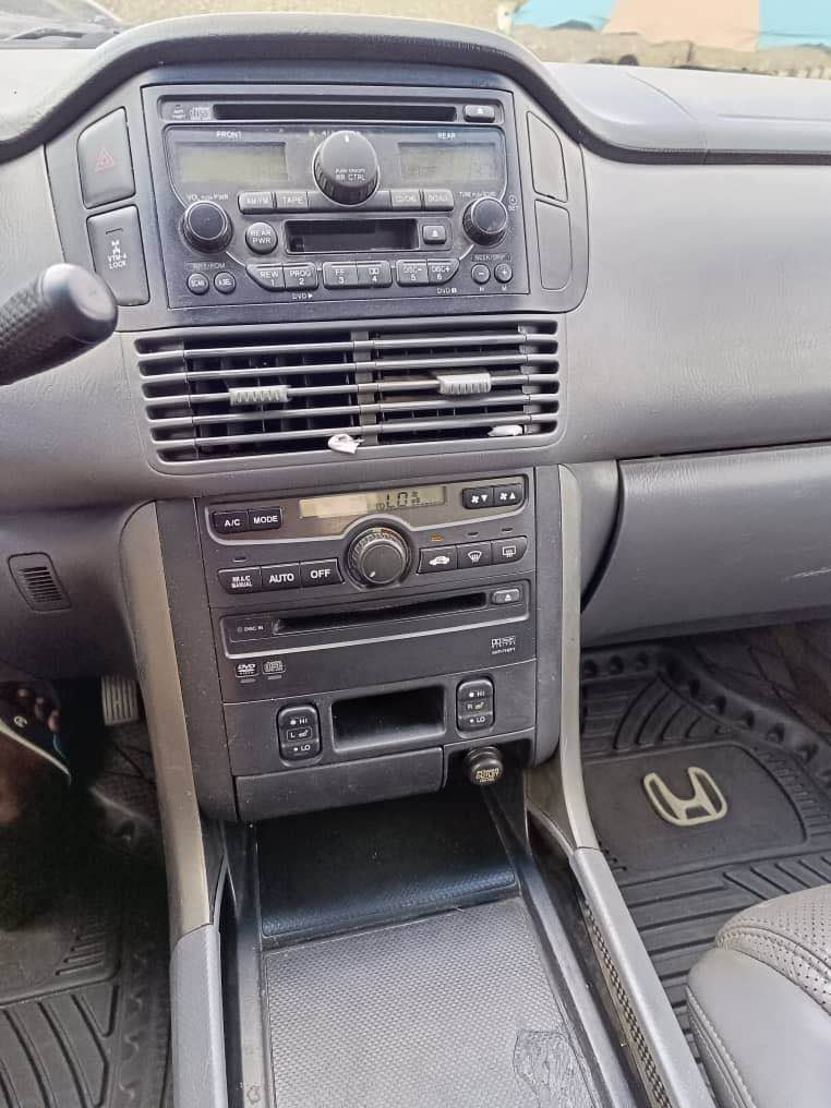 A picture of Belgium Honda pilot Crystal clean