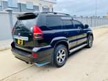 A picture of TOYOTA LAND CRUISER PRADO BEI 31