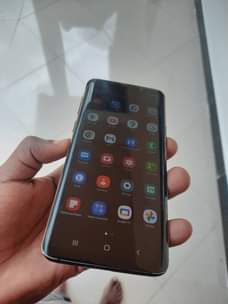 A picture of Samsung s9 plus