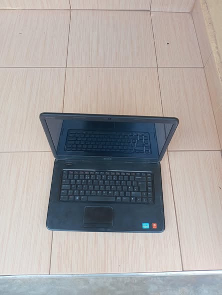 A picture of Dell vostro i3