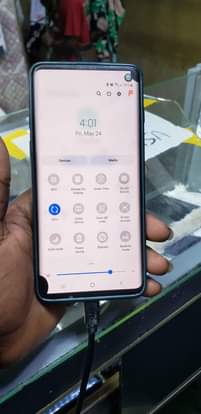 A picture of SAMSUNG S 10