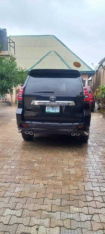 A picture of 2023 Toyota Land cruiser Prado 16m