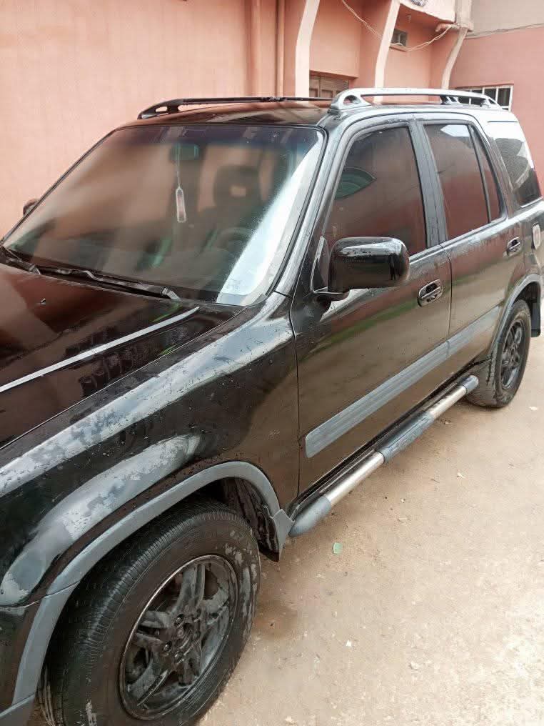 A picture of 1998 Honda cr v