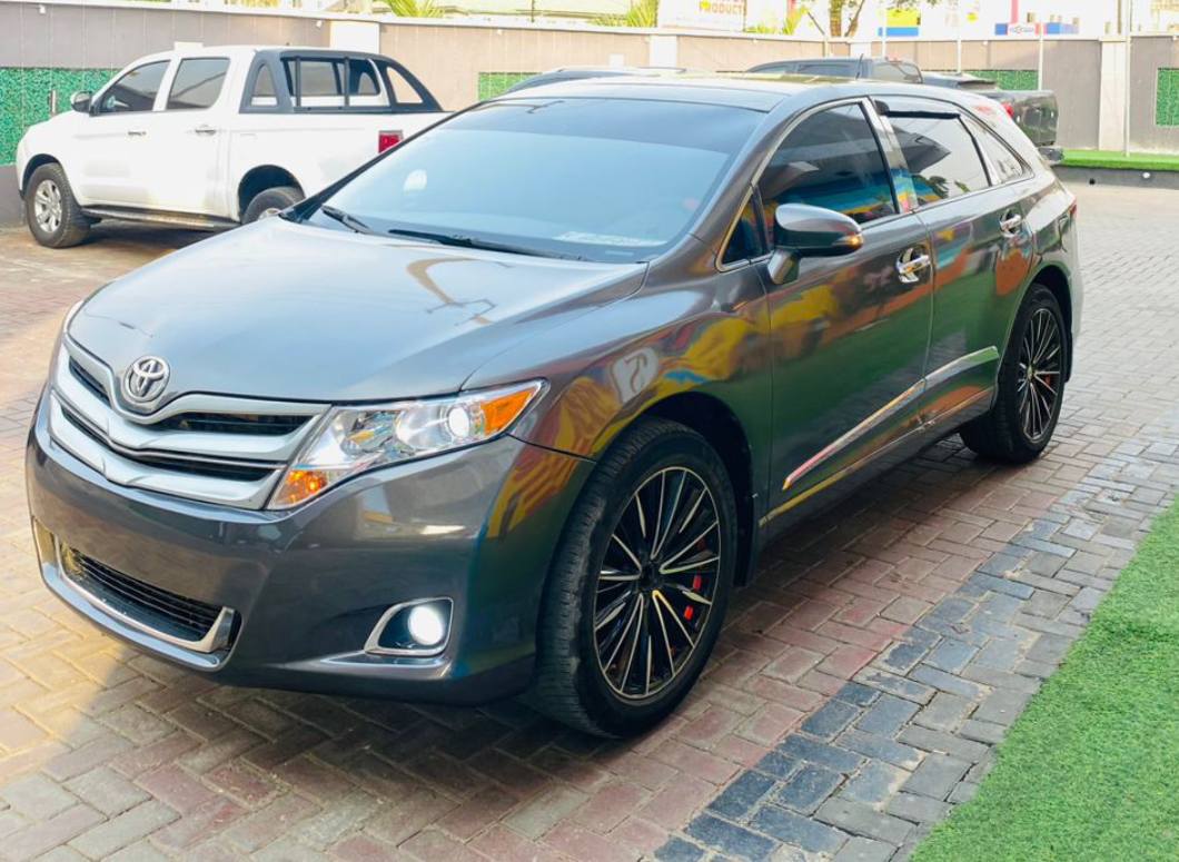 A picture of Registered Toyota venza 2011 4 plug engine and gear untouched
