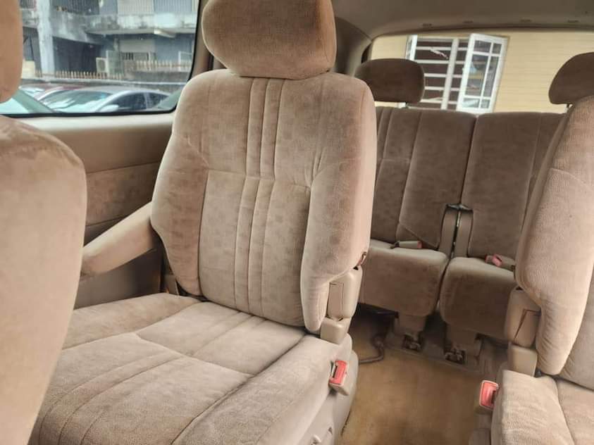 A picture of Toyota sienna 2002
