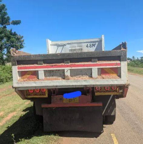 A picture of FUSO TIPPER 0617050520