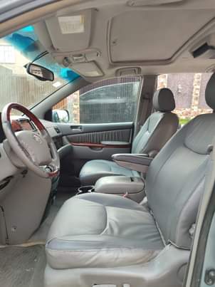 A picture of 2005 Toyota sienna xle