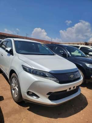 A picture of TOYOTA HARRIER