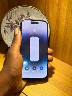 A picture of iphone 14 pro 256 gb