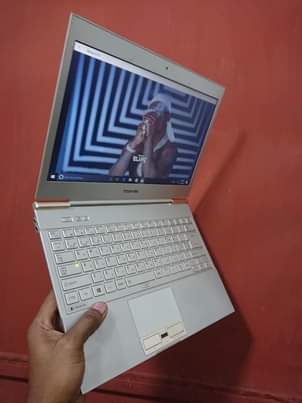 A picture of slim laptop toshiba core i5