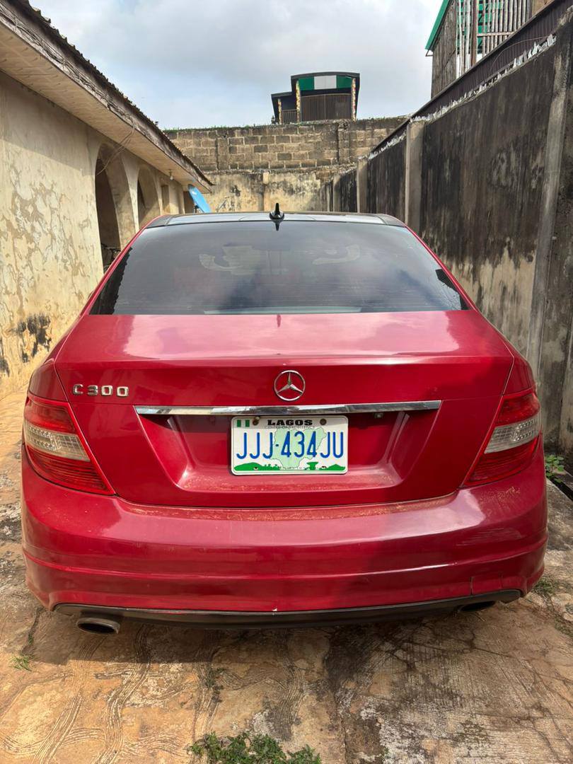 A picture of Benz C300 08038081669 buy and drive
