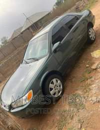 A picture of 2002 TOYOTA Camry