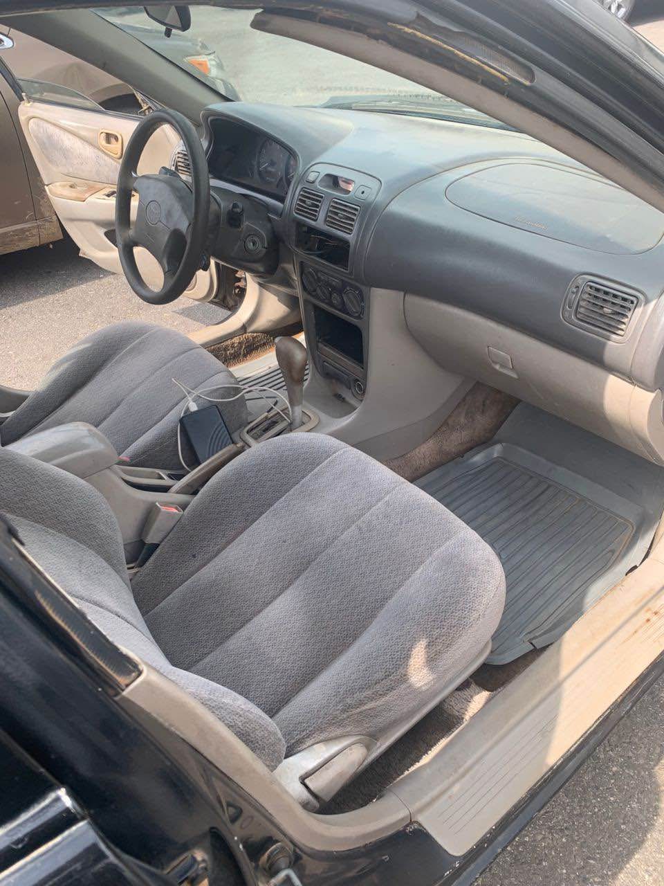 A picture of Toyota Corolla 2000