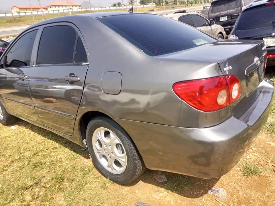 A picture of Toyota Corolla 06