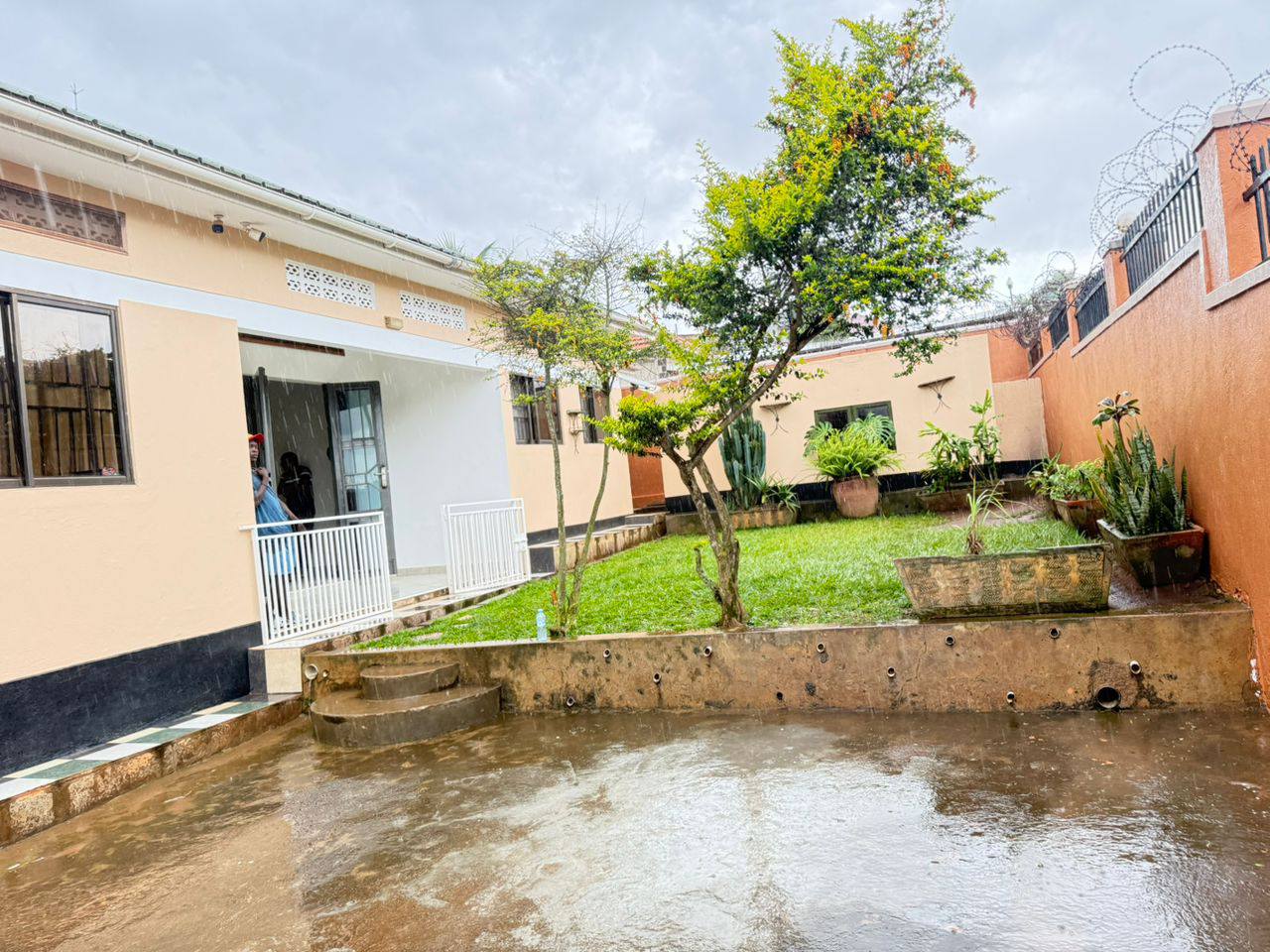 A picture of Namugongo Kyaliwajala road house for sale 280m private mailo land