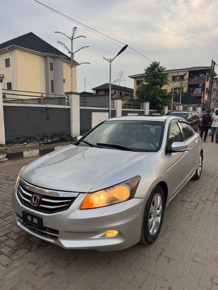 A picture of 2010 Honda Accord 07062950942