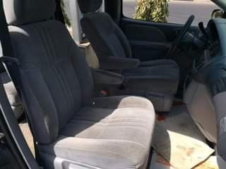 A picture of Toyota Sienna LE 2002