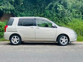 A picture of Toyota raum