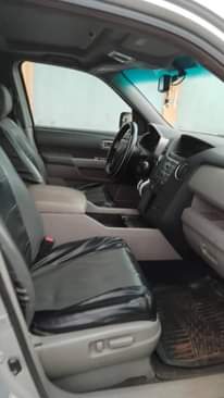 A picture of Honda pilot 2011 model