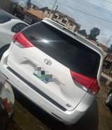 A picture of Extremely Clean 2012 Toyota Sienna model XLE Full Option with