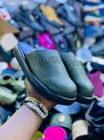 A picture of Leather pushins
