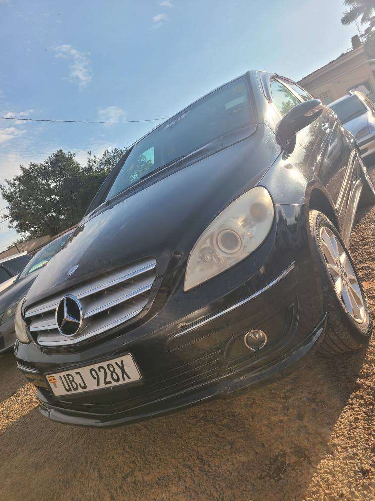 A picture of Mercedes Benz B 170 2007 model