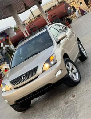 A picture of LEXUS RX350 07 year model Available as seen Nothing to