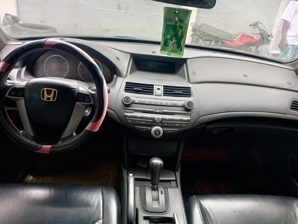 A picture of Honda Accord 2008