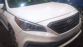 A picture of Hyundai sonata run and drive auto transmission four cylinder economy