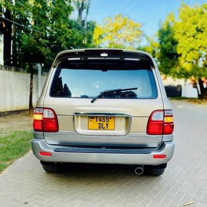 A picture of Naitupa 30m No kipengele Engine code 2uz Petrol v8 Location