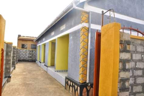 houses nansana