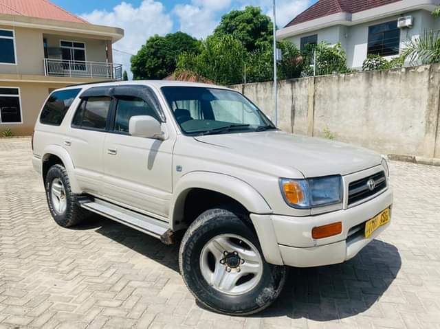 used toyota hilux
