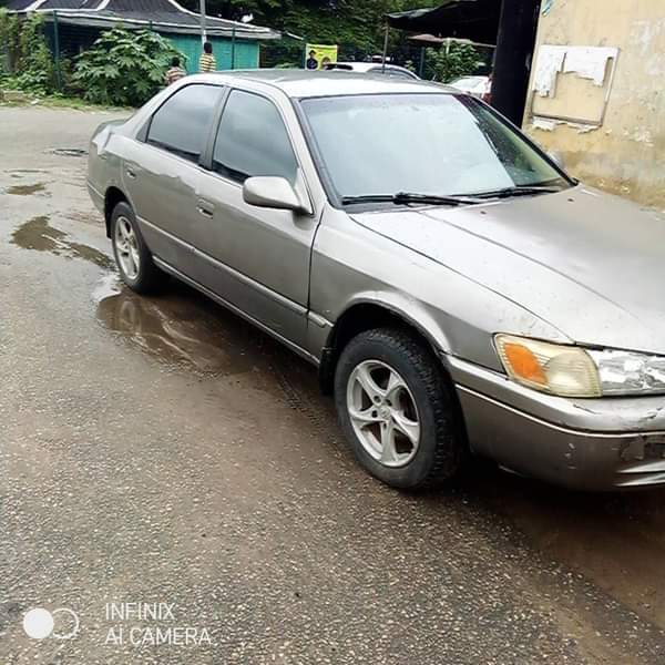 A picture of Toyota Camry tiny Light available with everything working perfectly fine